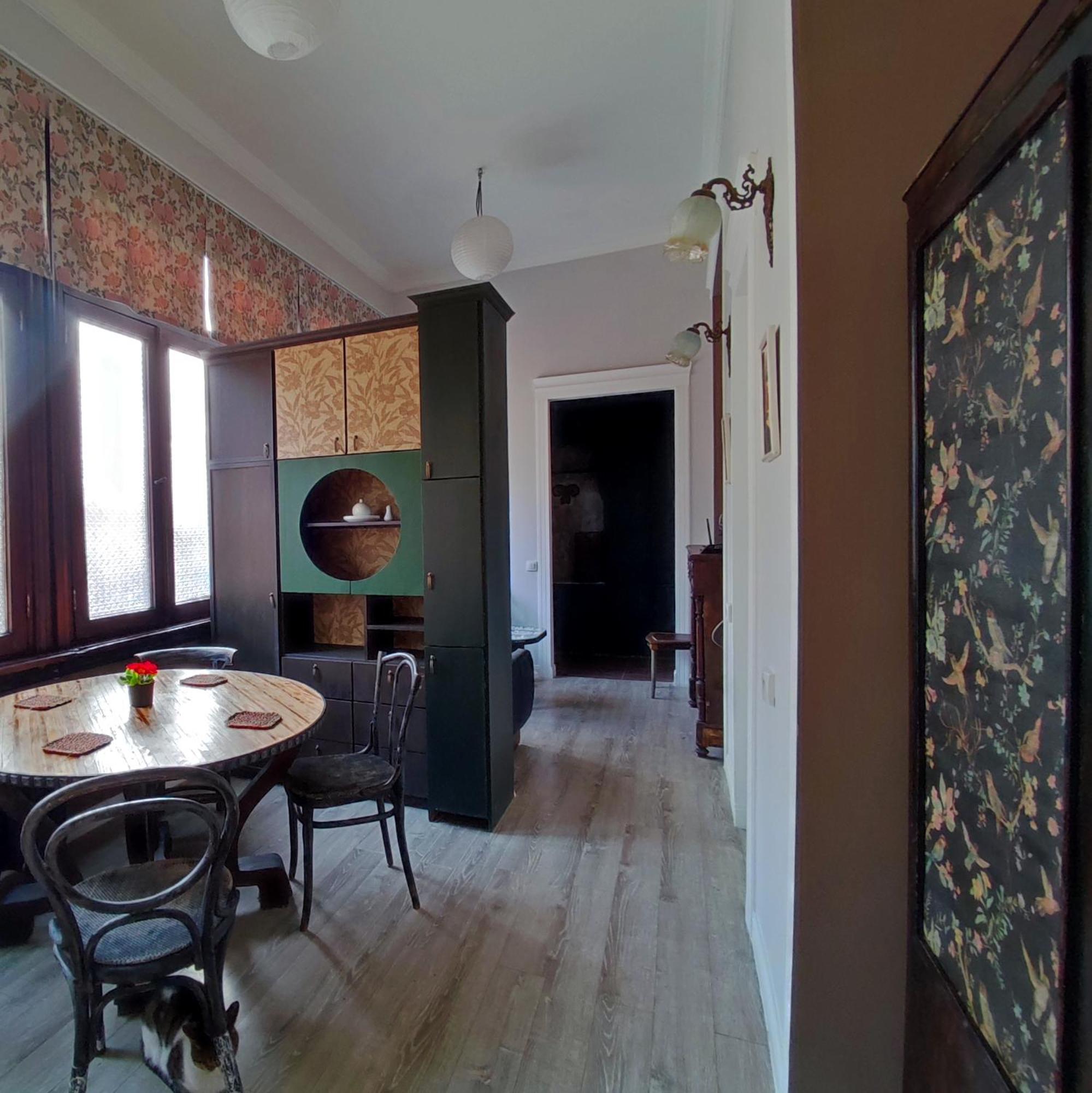 9 Doors Hotell Tbilisi Exteriör bild