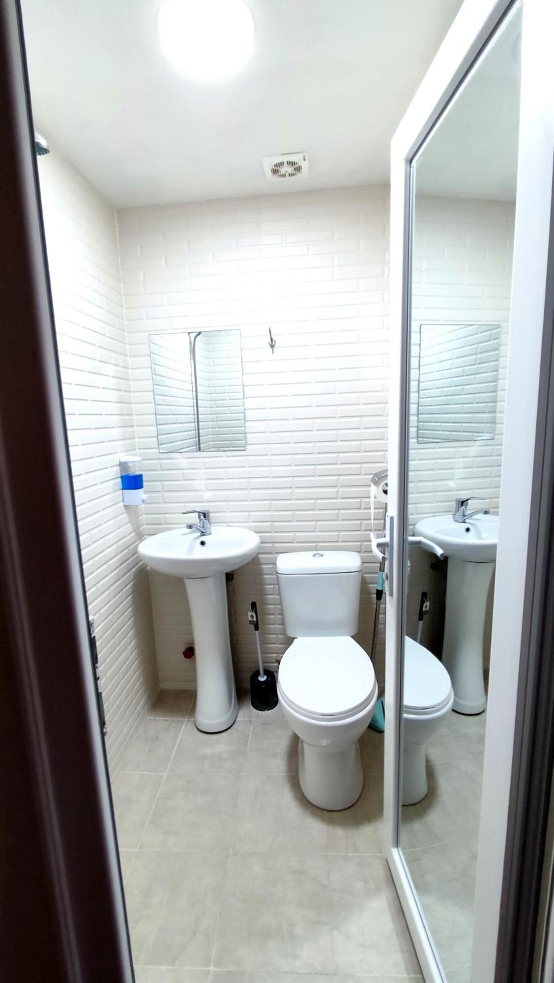 9 Doors Hotell Tbilisi Exteriör bild